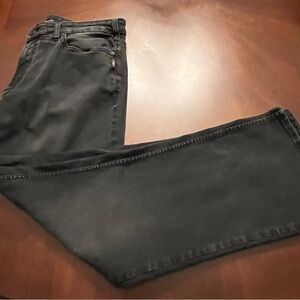 Silver Jeans Men's Dark Gray Relaxed Jeans wide leg, stretchy fit